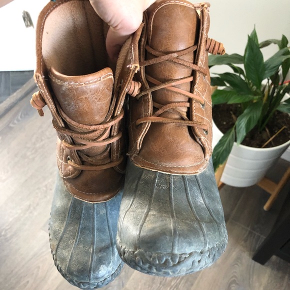 Kids snow and rain boots 🥾 - Picture 1 of 3